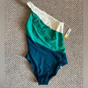***NWT*** Summersalt The Sidestroke bathing suit.